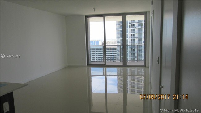 Foto del edificio - 488 NE 18th St