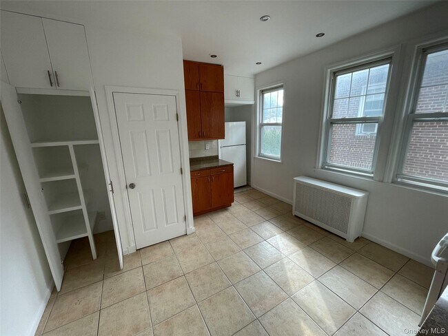 Building Photo - 26 Crotty Ave