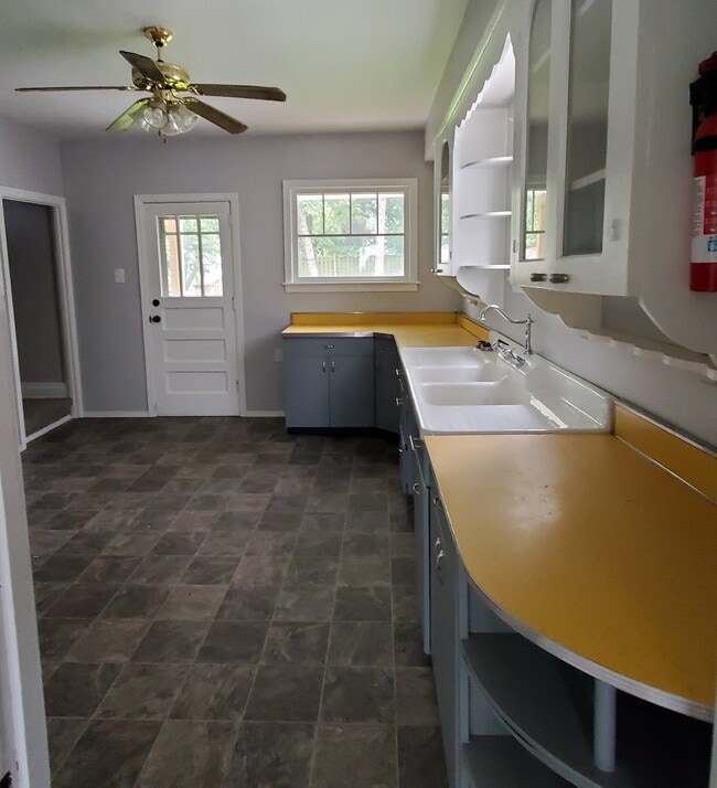 Kitchen - 872 3rd Ave