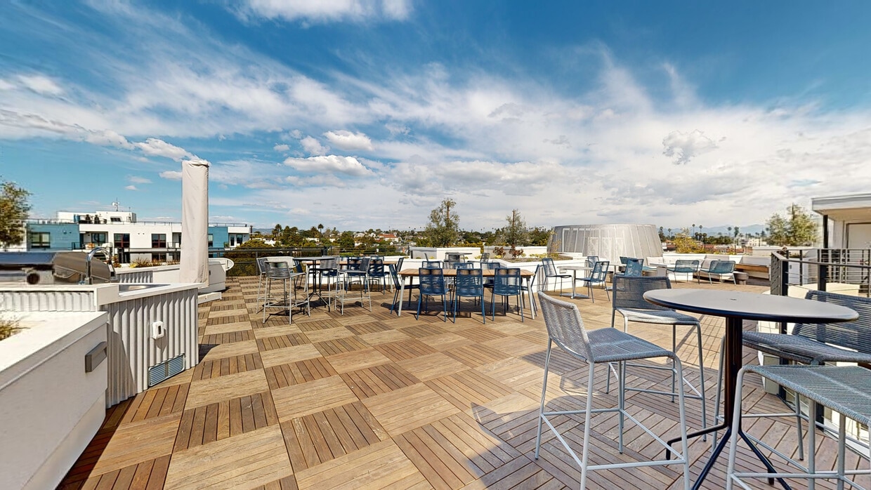 Photo - Solaire Venice Apartments