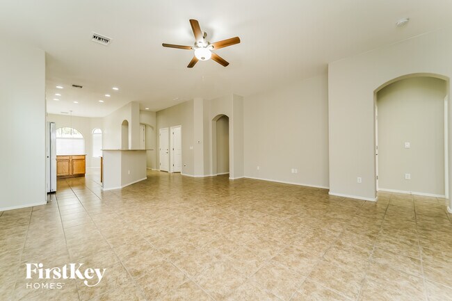 Foto del edificio - 12891 Westminster Dr