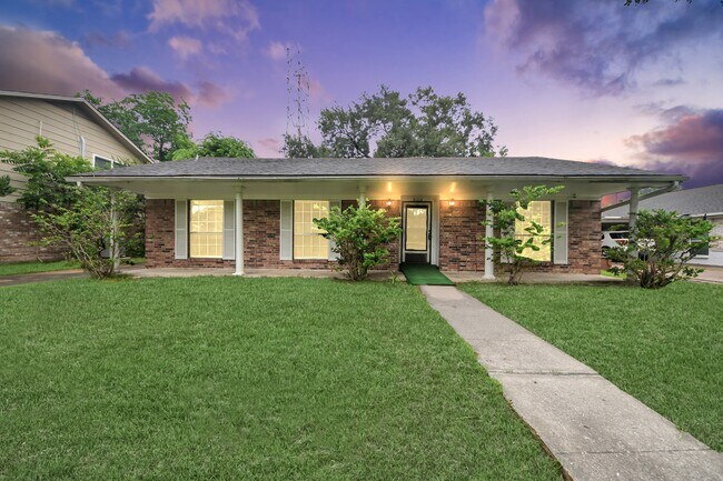 Foto del edificio - 9126 Willow Meadow Dr