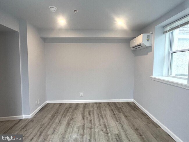 Foto del edificio - 5130 Pennell Rd