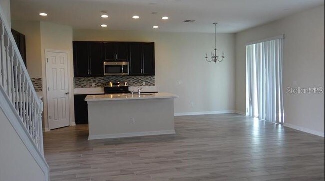 Foto del edificio - 523 Blue Cypress Dr