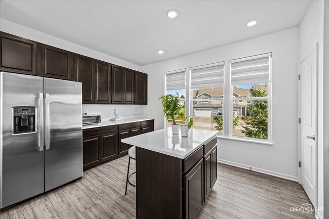 Building Photo - 1097 Moraine Dr