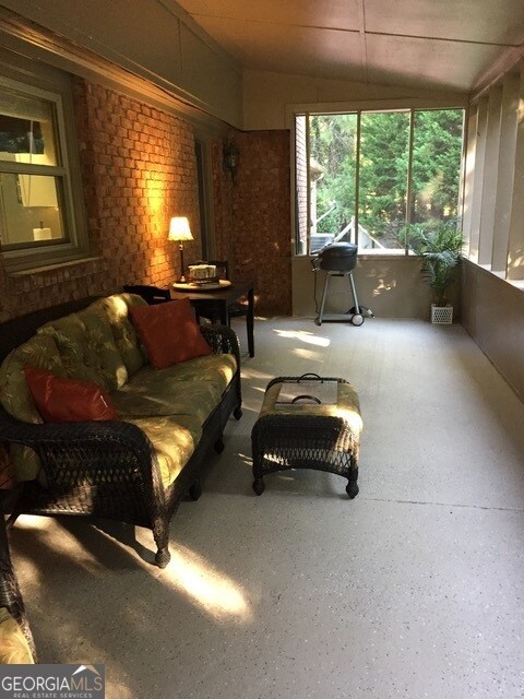 Building Photo - 101 Waterwood Bend