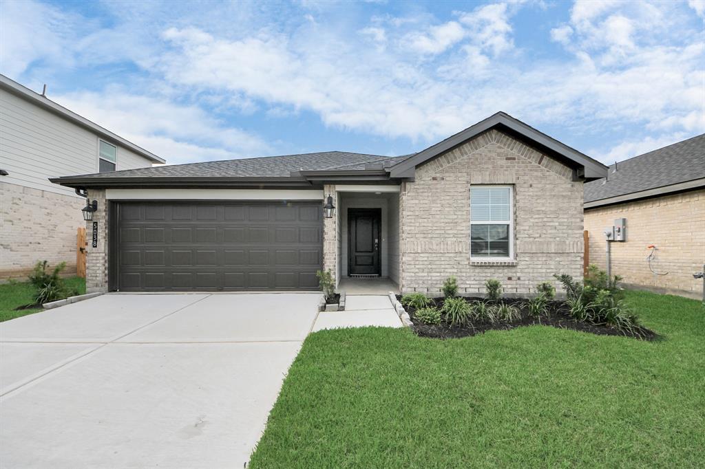 Foto principal - 5038 Balcolm Dr
