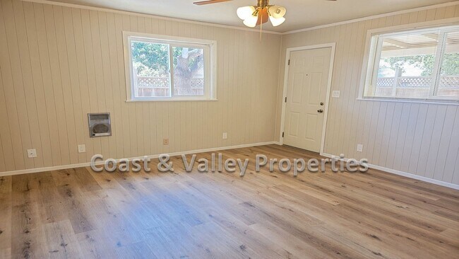 Foto del edificio - 214 Wildwood Way
