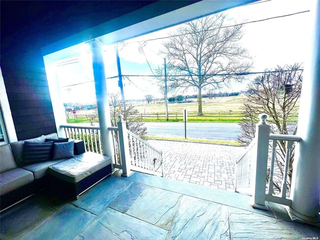 Foto del edificio - 84 Meadow Dr