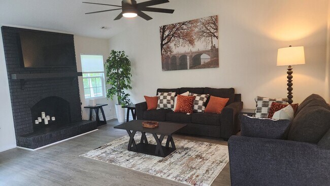 Foto del edificio - 11301 Smoke Tree Ln