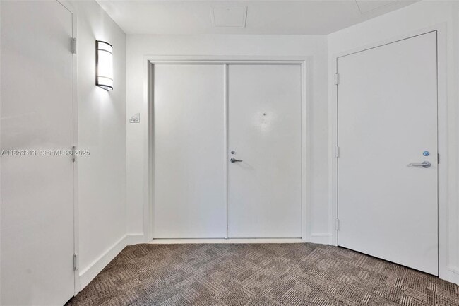 Foto del edificio - 3131 NE 188th St