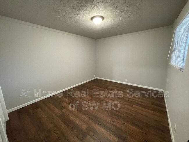 Foto del edificio - 930 S Campbell Ave