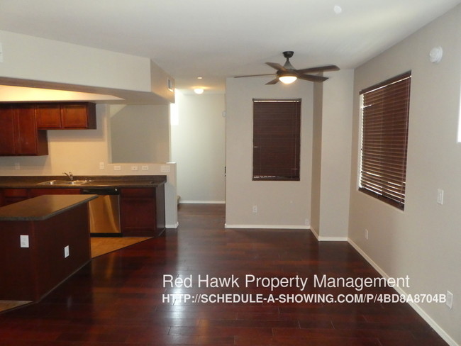 Foto del edificio - 900 S 94th St