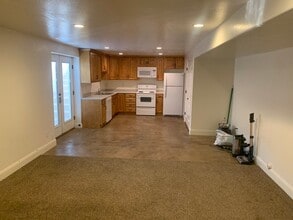 Building Photo - 154 W 400 N