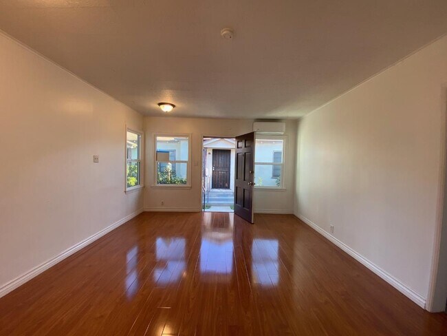 LIVING ROOM - 4325 Overland Ave