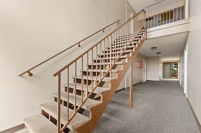 Foto del edificio - Evansville, Indiana*** 2 Bed 1 Bath $1079....