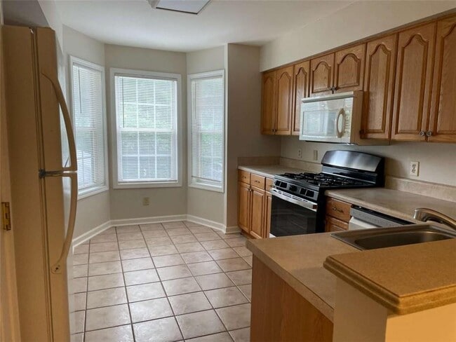 Building Photo - 1514 Oakridge Ct