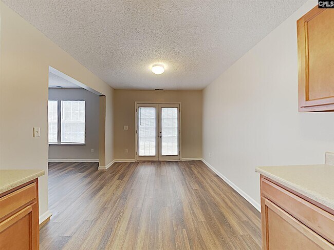 Foto del edificio - 157 Cottage Lake Way
