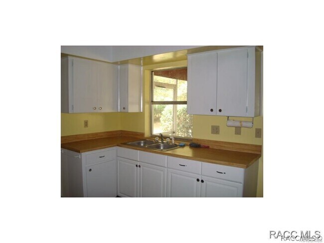 Foto del edificio - 9081 N Golfview Dr