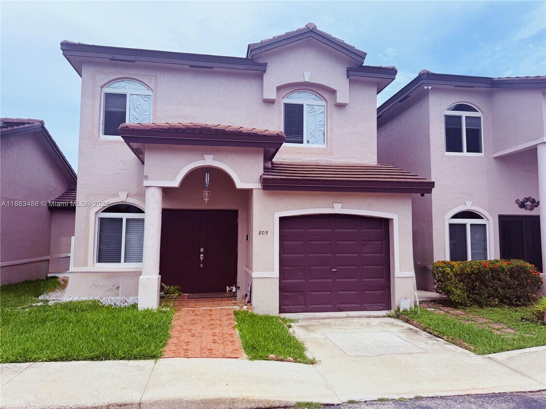 Foto principal - 8431 NW 188th Terrace