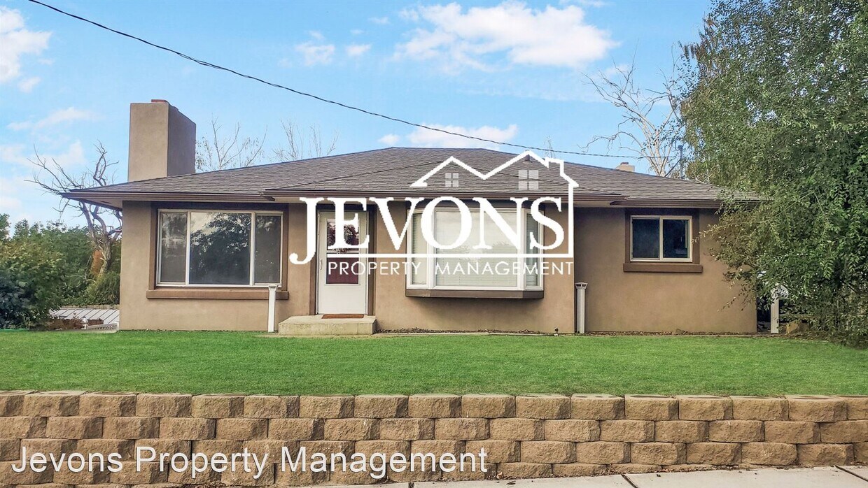 3 br, 3 bath House 1312 S 44th Ave House Rental in Yakima, WA
