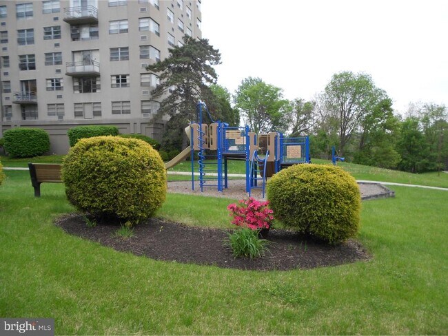 Foto del edificio - 1030 E Lancaster Ave