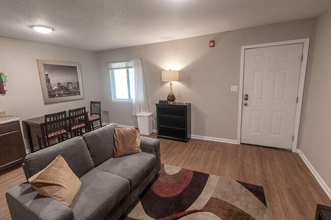 Building Photo - 105 N Garth Ave