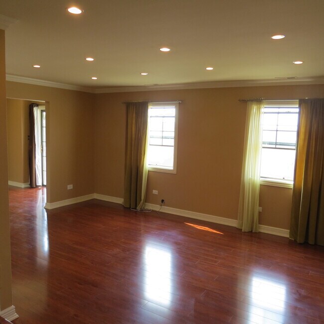 Building Photo - 1512 W Jefferson Ave
