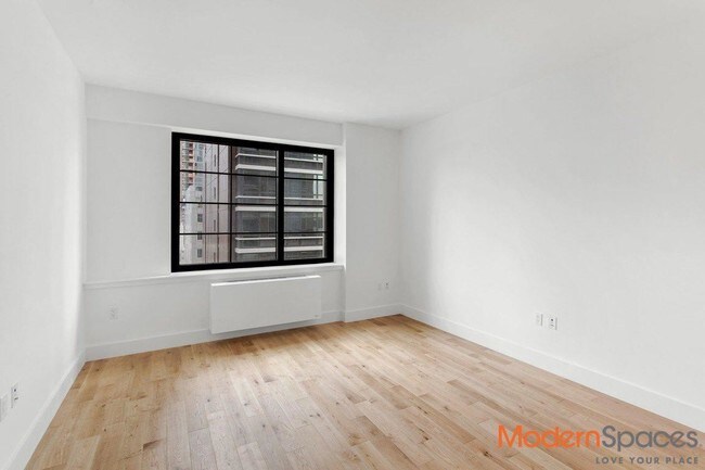 Building Photo - 2721 44th Dr