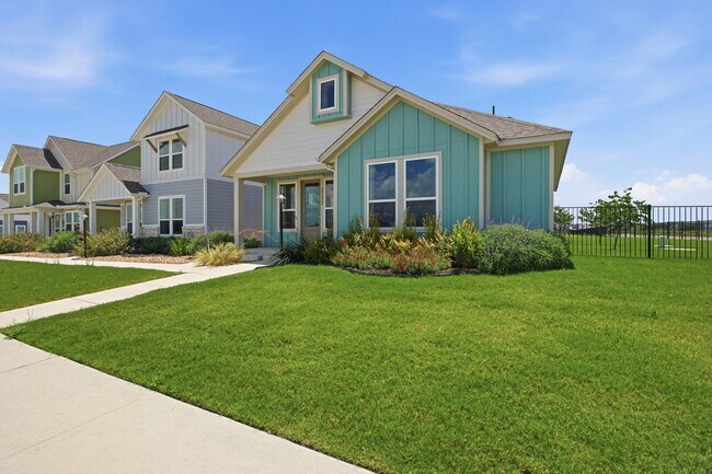 Building Photo - Townhome With Fenced Yard, Neighborhood Pickleball Court, Dog Park, Yard Maintenance Paid