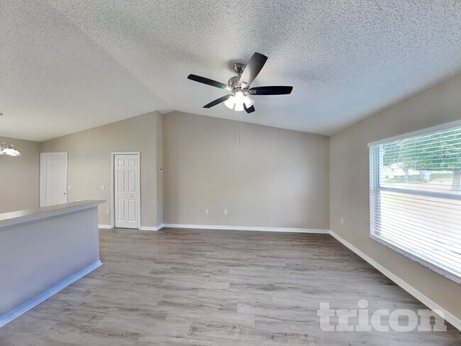 Foto del edificio - 938 Millenbeck Ave