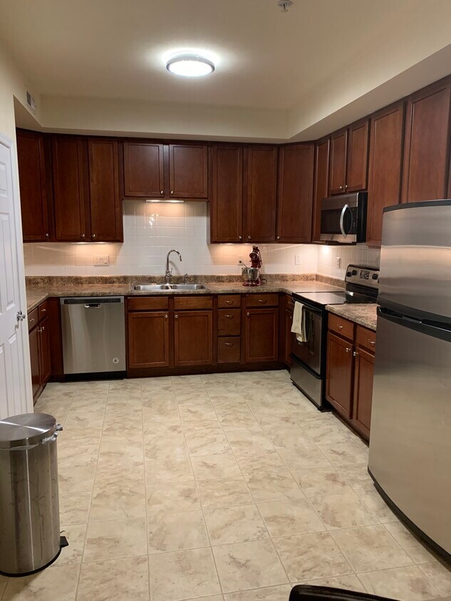 2 Monarch Trace Ct Unit 202, Chesterfield, MO 63017 Condo for Rent in