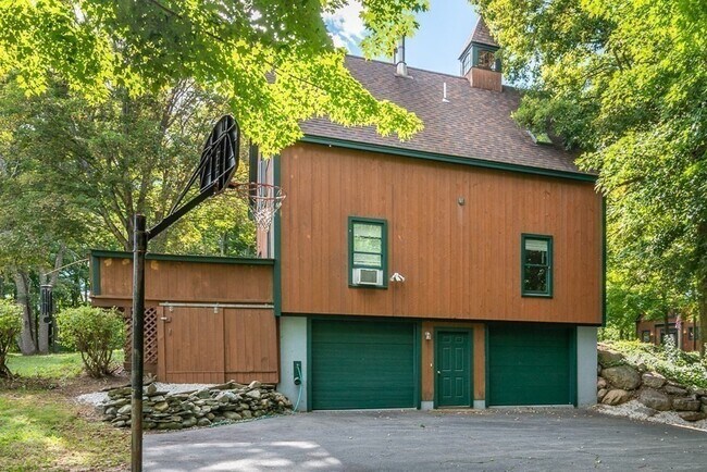 Building Photo - 41 Prescott St