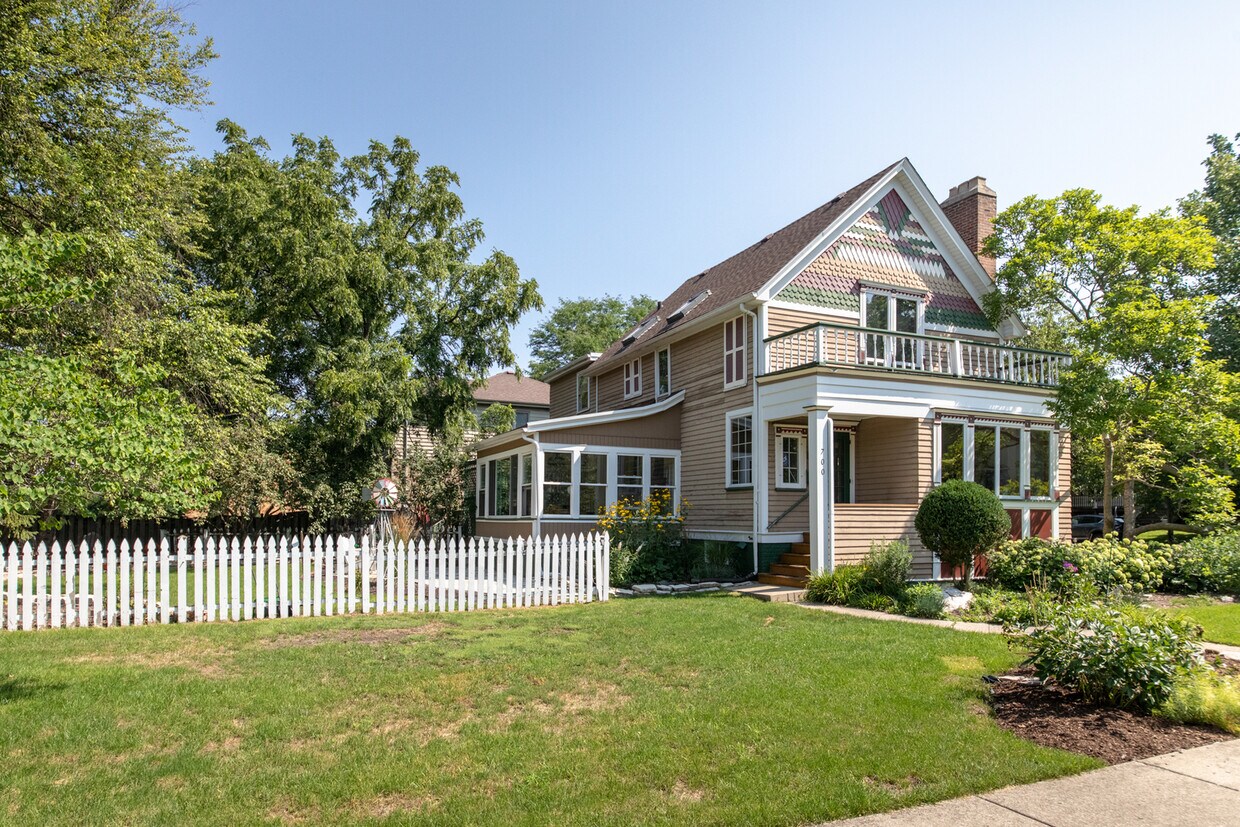 Primary Photo - 700 Hansen Pl