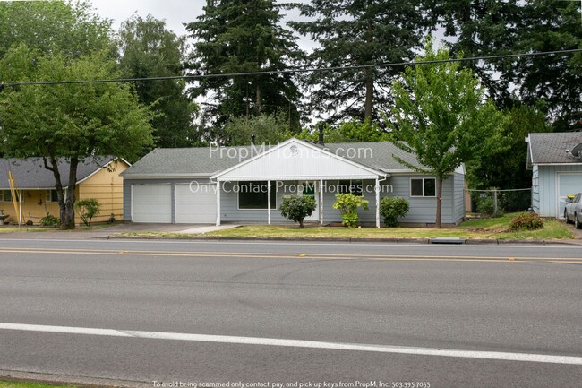Building Photo - Beautiful Beaverton Ranch Style Three Bedr...