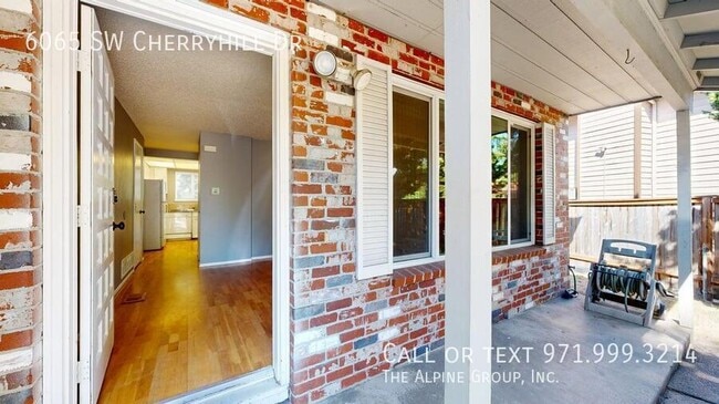 Building Photo - 6065 SW Cherryhill Dr