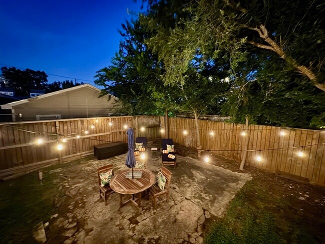 Building Photo - 1615 Houston Ave