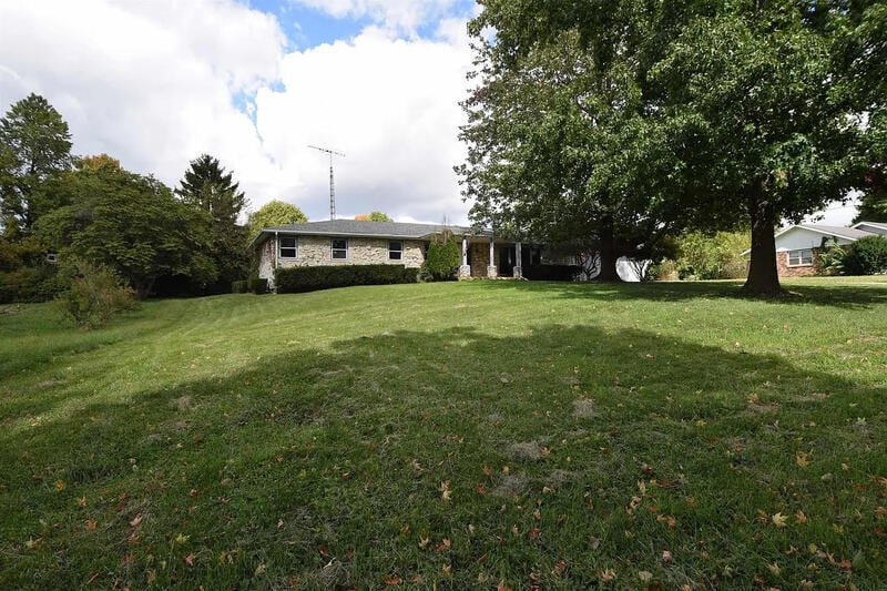 Primary Photo - 4304 E Maple Manor Pkwy