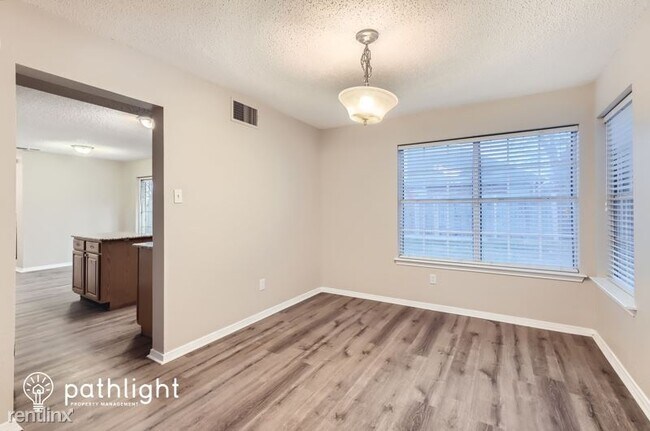 Foto del edificio - 3 br, 2.5 bath House - 954 Freshwood Court...
