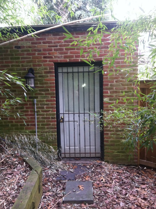 Foto del edificio - 3260 R St NW