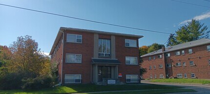 Building Photo - 1517 Trafalgar St