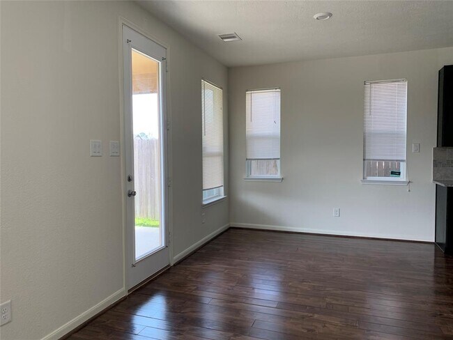Foto del edificio - 15815 Copper Oak Ln
