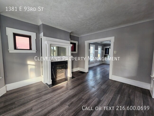 Foto del edificio - 1381 E 93rd St