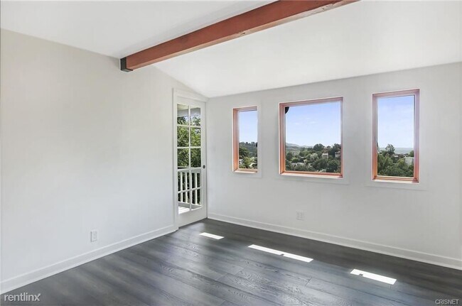 Foto del edificio - 2 br, 3 bath House - 8520 Oak Ct