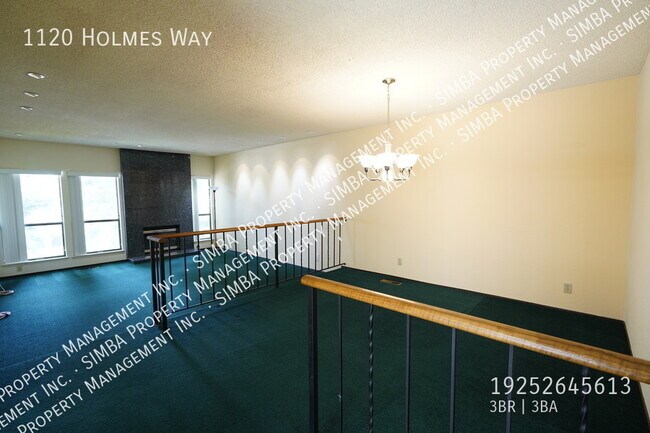 Building Photo - Holmes Way