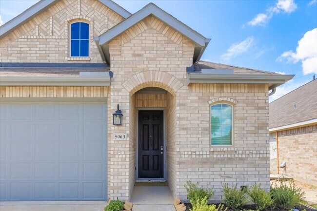 Building Photo - 5063 Hazel Orch Dr
