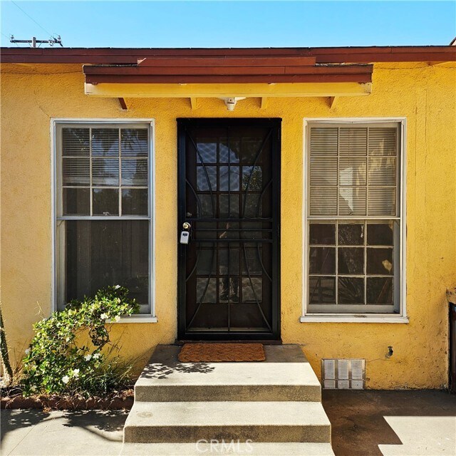 Foto principal - 3733 California Ave