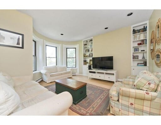 Primary Photo - 19 Follen St
