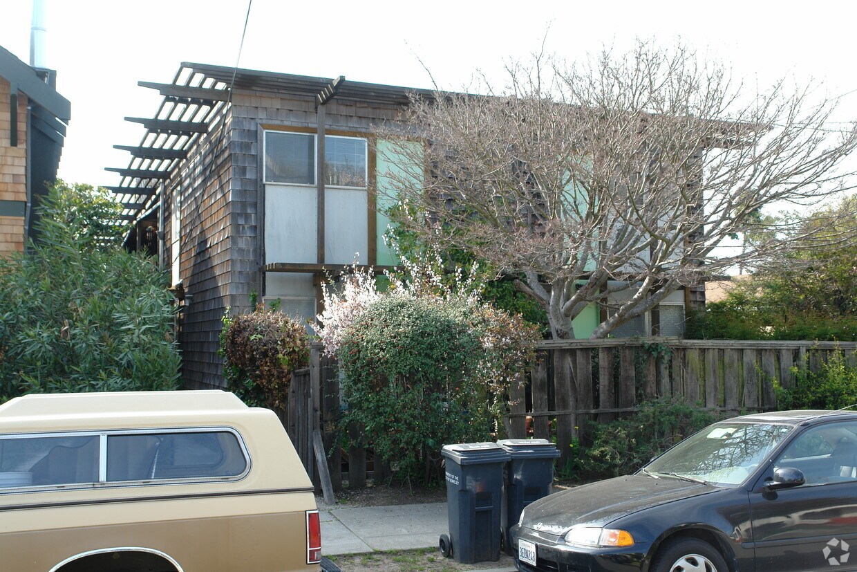 Building Photo - 1312 Josephine St