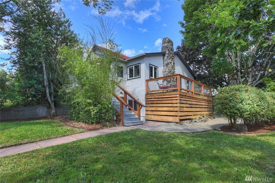 1122 Perry Ave, Bremerton, WA 98310